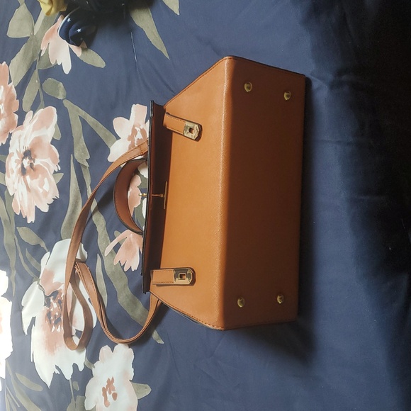 Cute Satchel Handbag - Picture 2 of 3